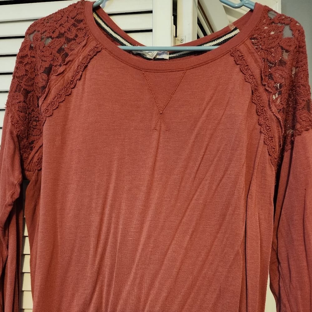 Jolt blouse size XL in like a rust color